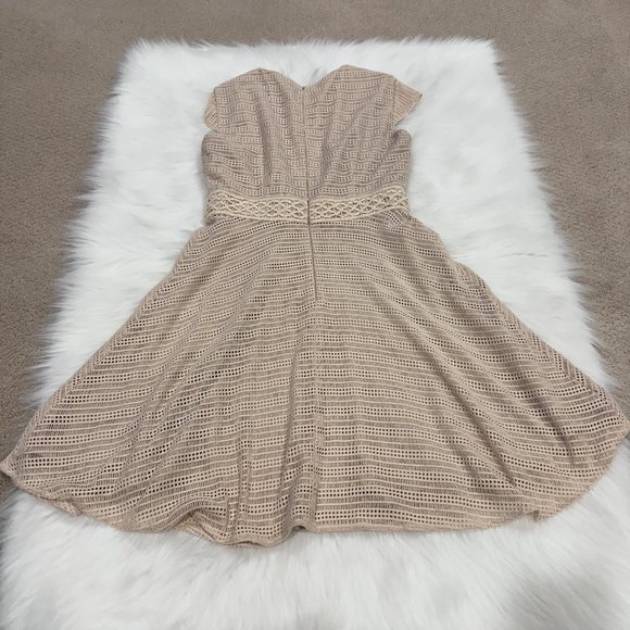Antonio Melani Dress Mini Fit Flare Tan Lace Crochet Boho Neutral Sz 4 #6290M638 - Picture 7 of 10